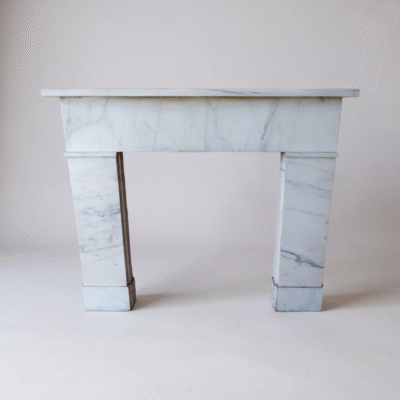 Wit marmeren omloop schouw Nr. 1628