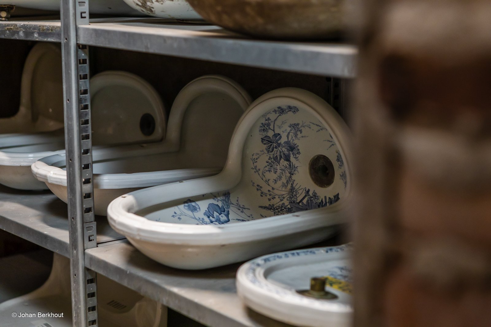 Antiek fonteintje — Mammoet Oude Bouwmaterialen Den Haag