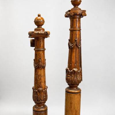 Antieke houten trappalen | Set van twee | Artikelnummer 5385