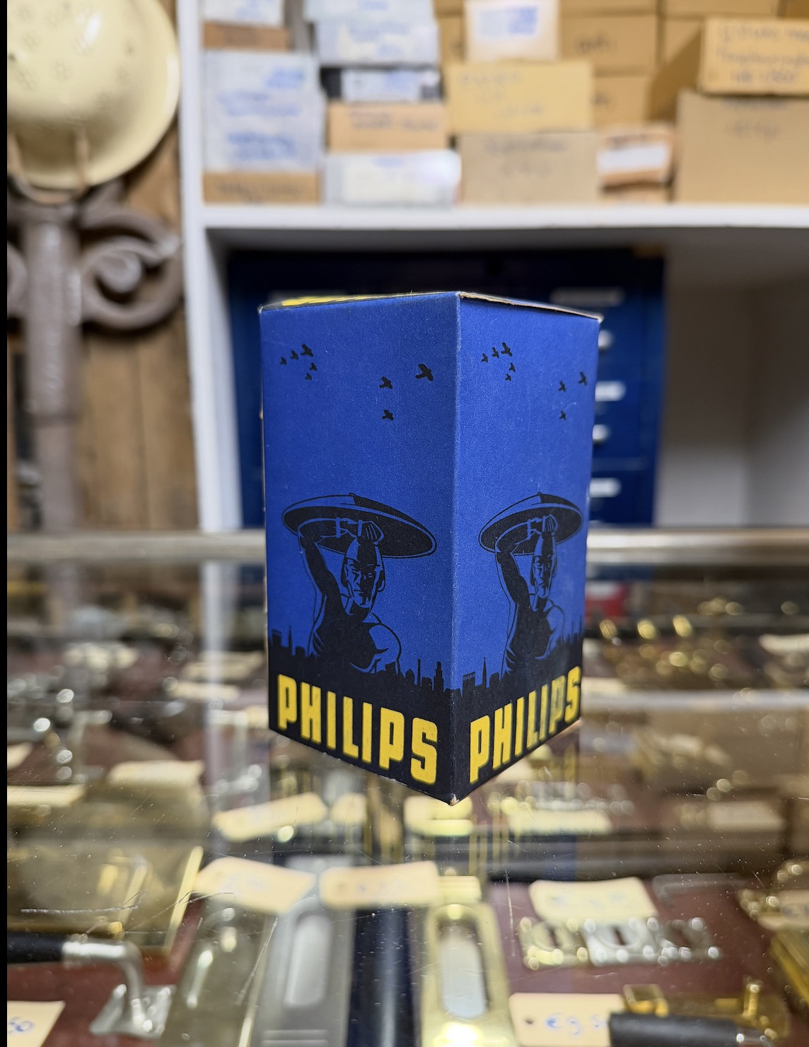 Unieke Philips Protector verduisteringslampen